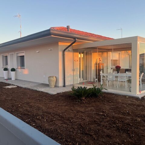 Villetta a un piano con pergola