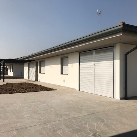 Villetta singola con auto rimessa